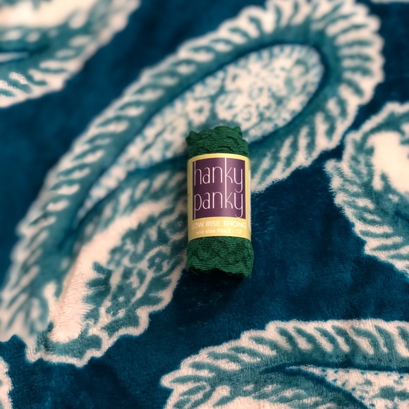 Low rise thongs - Picture 5 of 6